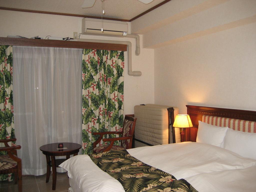 Seaside Hotel The Beach Chatan Quarto foto